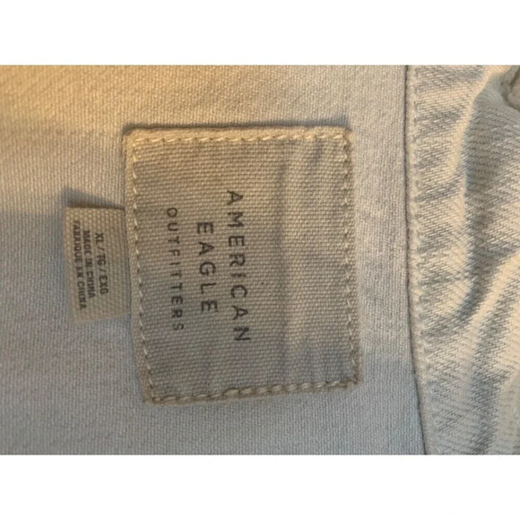 American Eagle Light Wash Denim Distressed Jacket, w/Cat Tapestry Size XL - Picture 9 of 11